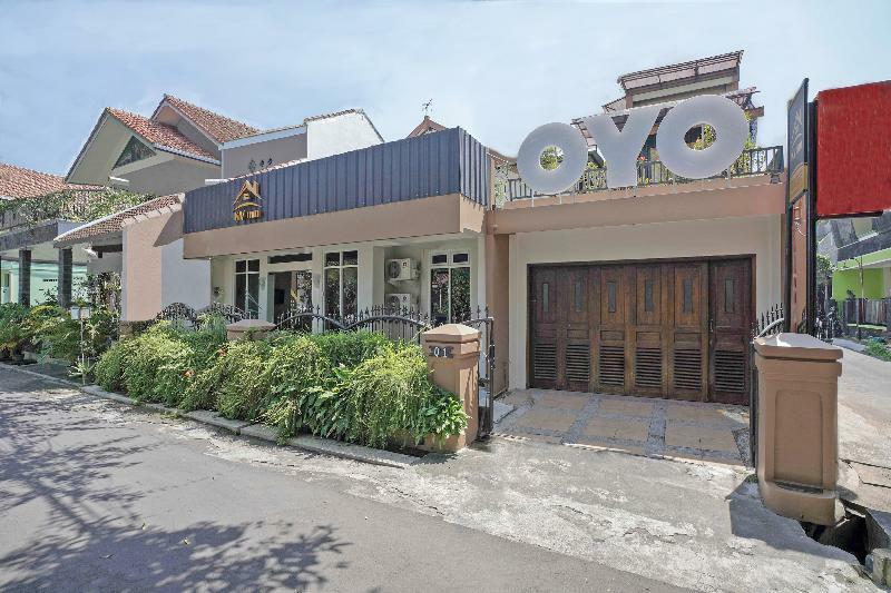 Koolkost Near Stadion Maguwoharjo Salakan Buitenkant foto